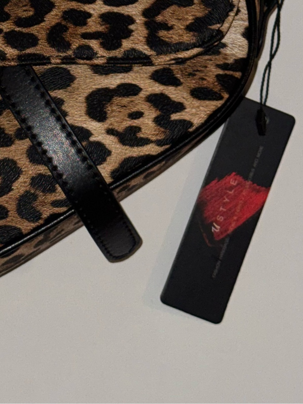 Cheetah Faux Leatber Saddle Bag in Brown/Black with gold Hardware | NWT - Picture 9 of 9